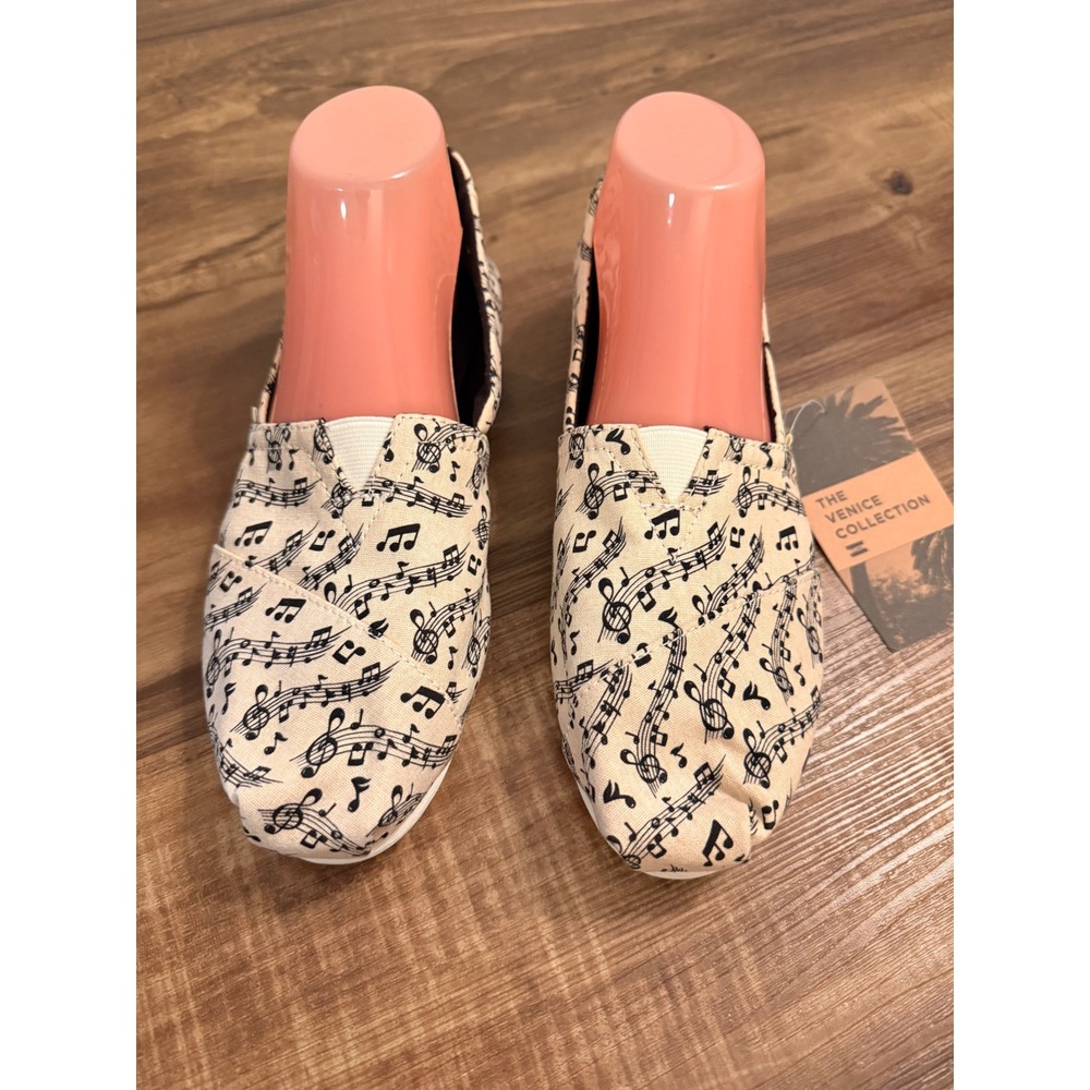 NWT TOMS Venice Collection Classic Music Notes Print Canvas Slip On Shoes 9.5